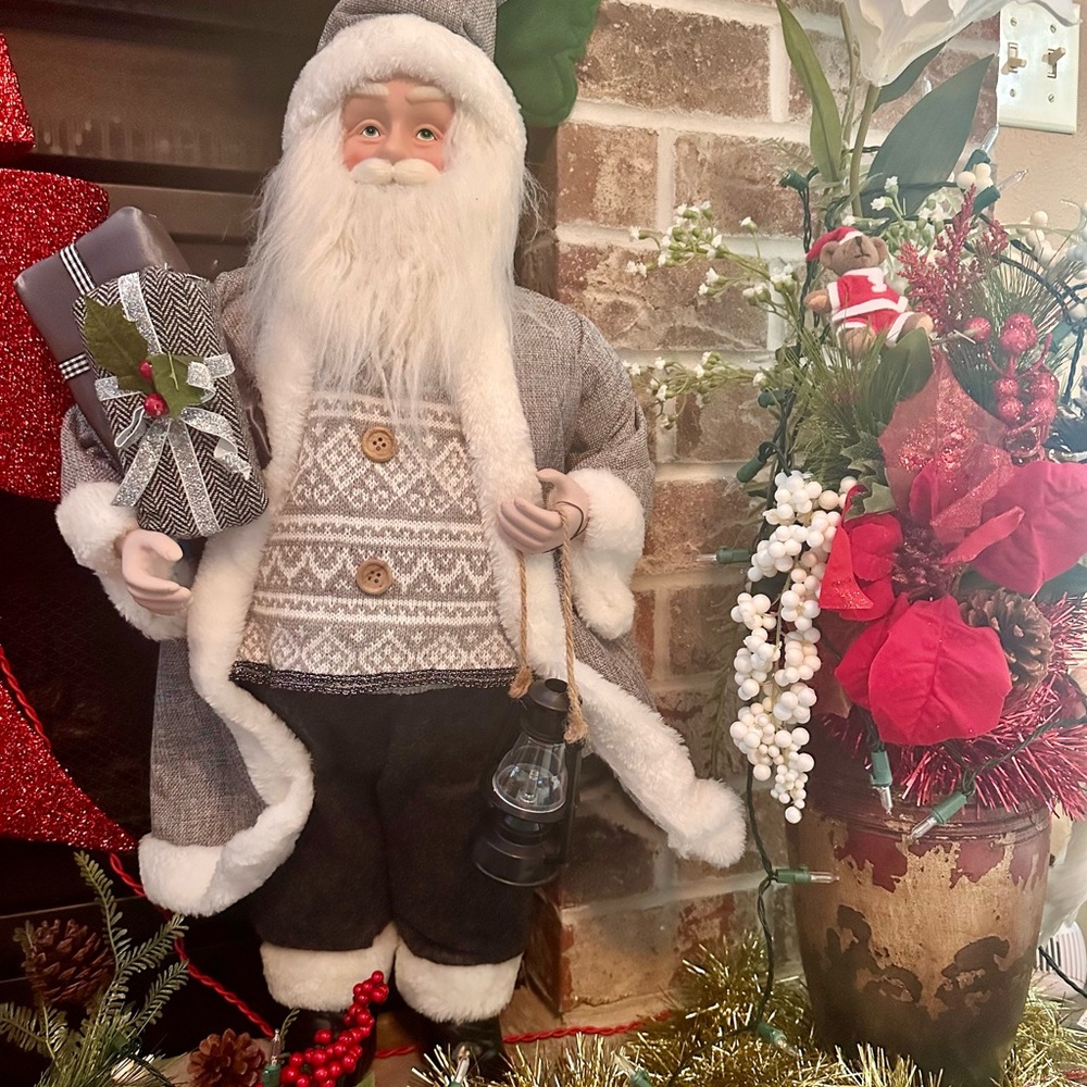 Festive Santa Claus Figurine with Lantern